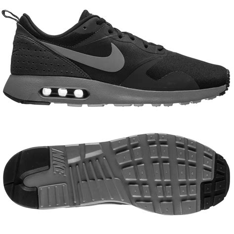 Amazon.com: Nike Tavas Black